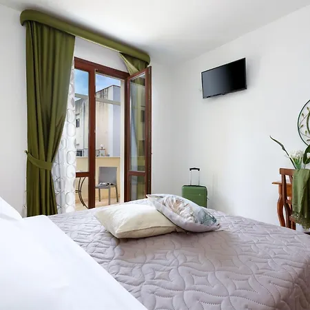 Hotel La Darsena 3*